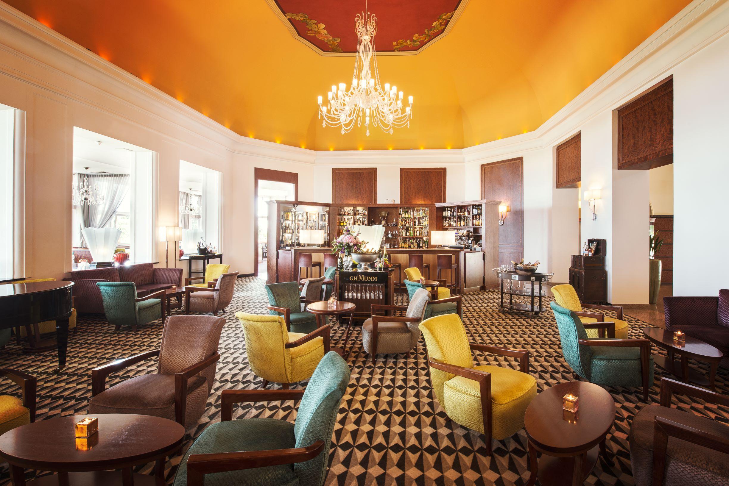 소피텔 그랜드 소폿 호텔 소포트 외부 사진 The bar at the Hotel de la Paix