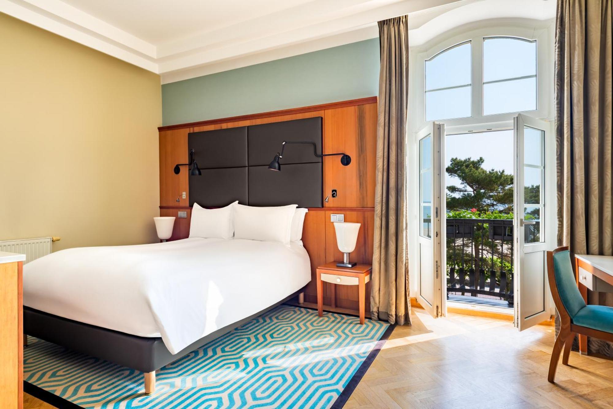 소피텔 그랜드 소폿 호텔 소포트 외부 사진 A room at the hotel