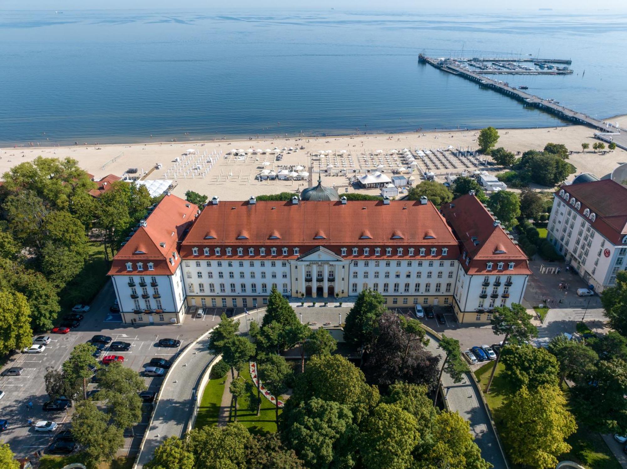 소피텔 그랜드 소폿 호텔 소포트 외부 사진 Aerial view of the Baltic Sea Campus